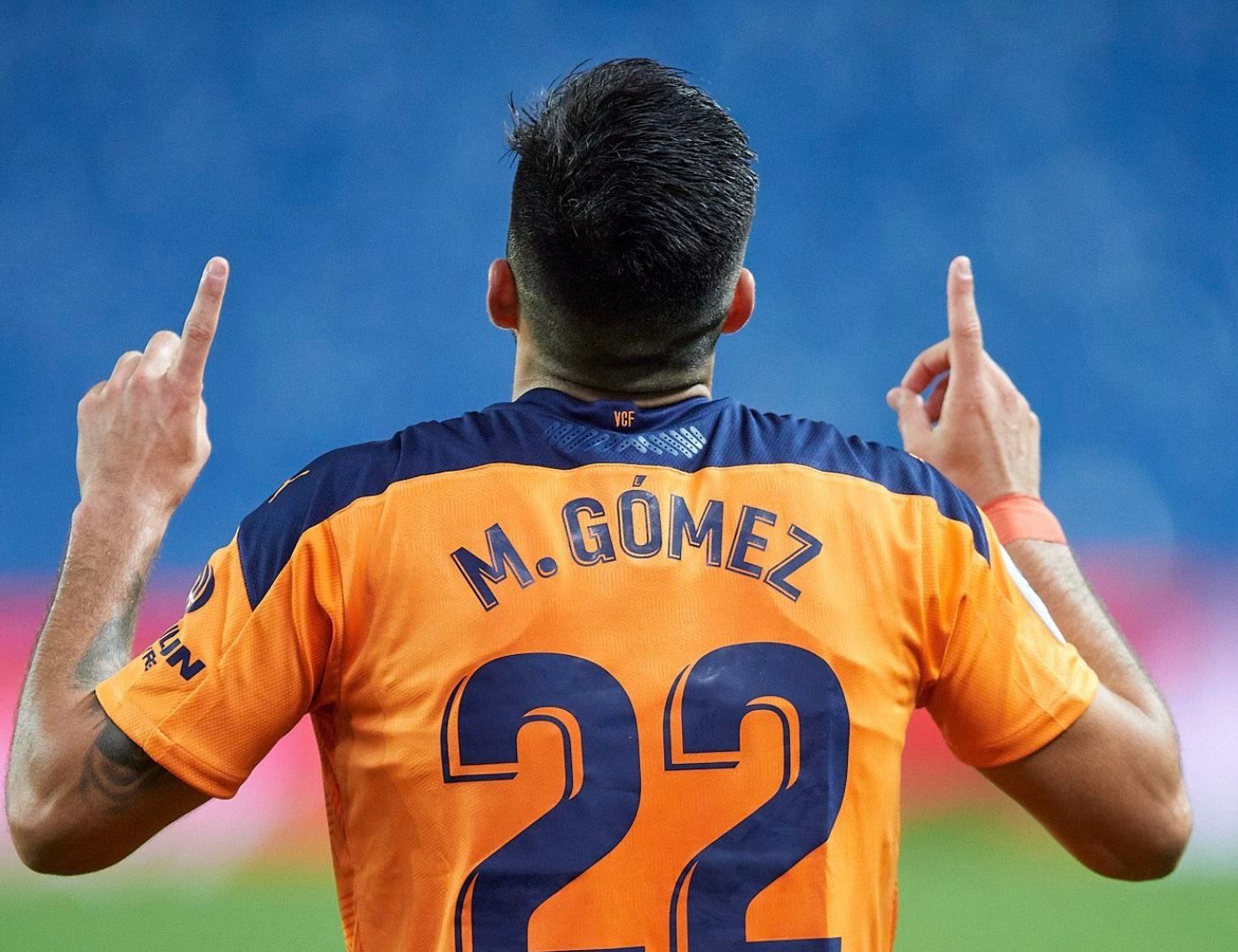  Maxi Gómez celebra su gol en San Sebastián