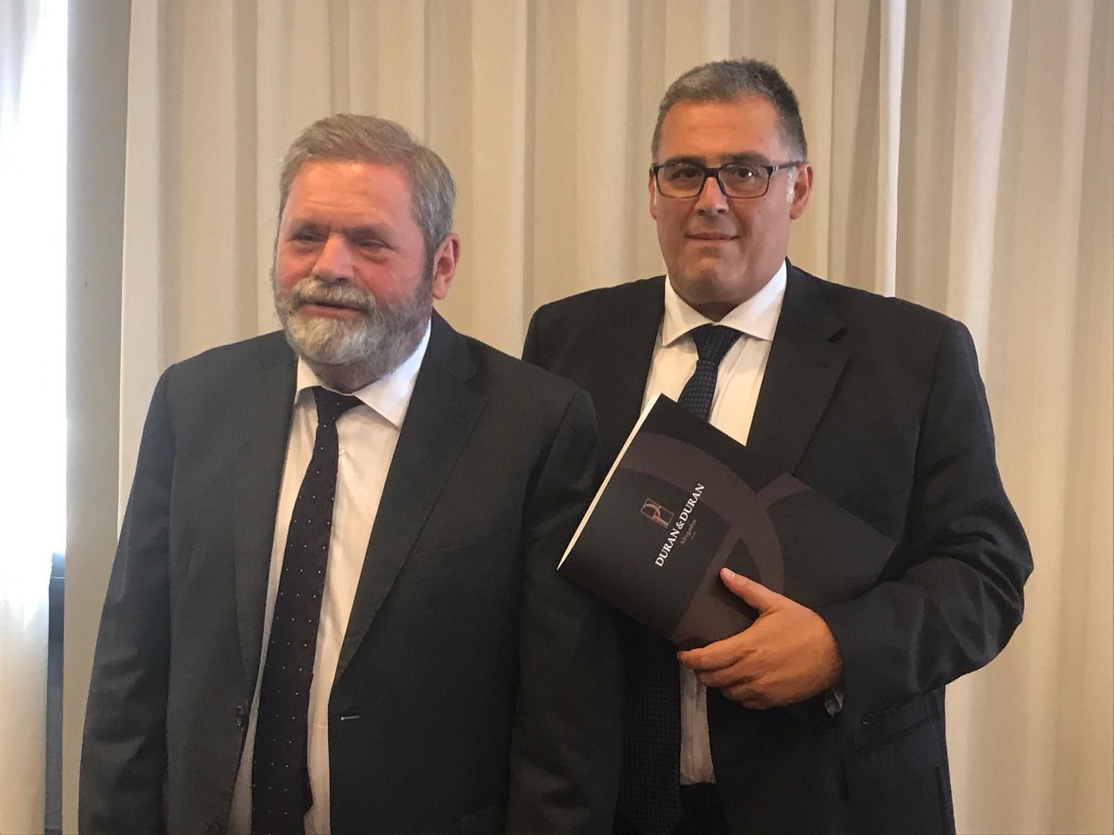  Miguel Durán y Antonio Sesé tras anunciar su querella contra Peter Lim