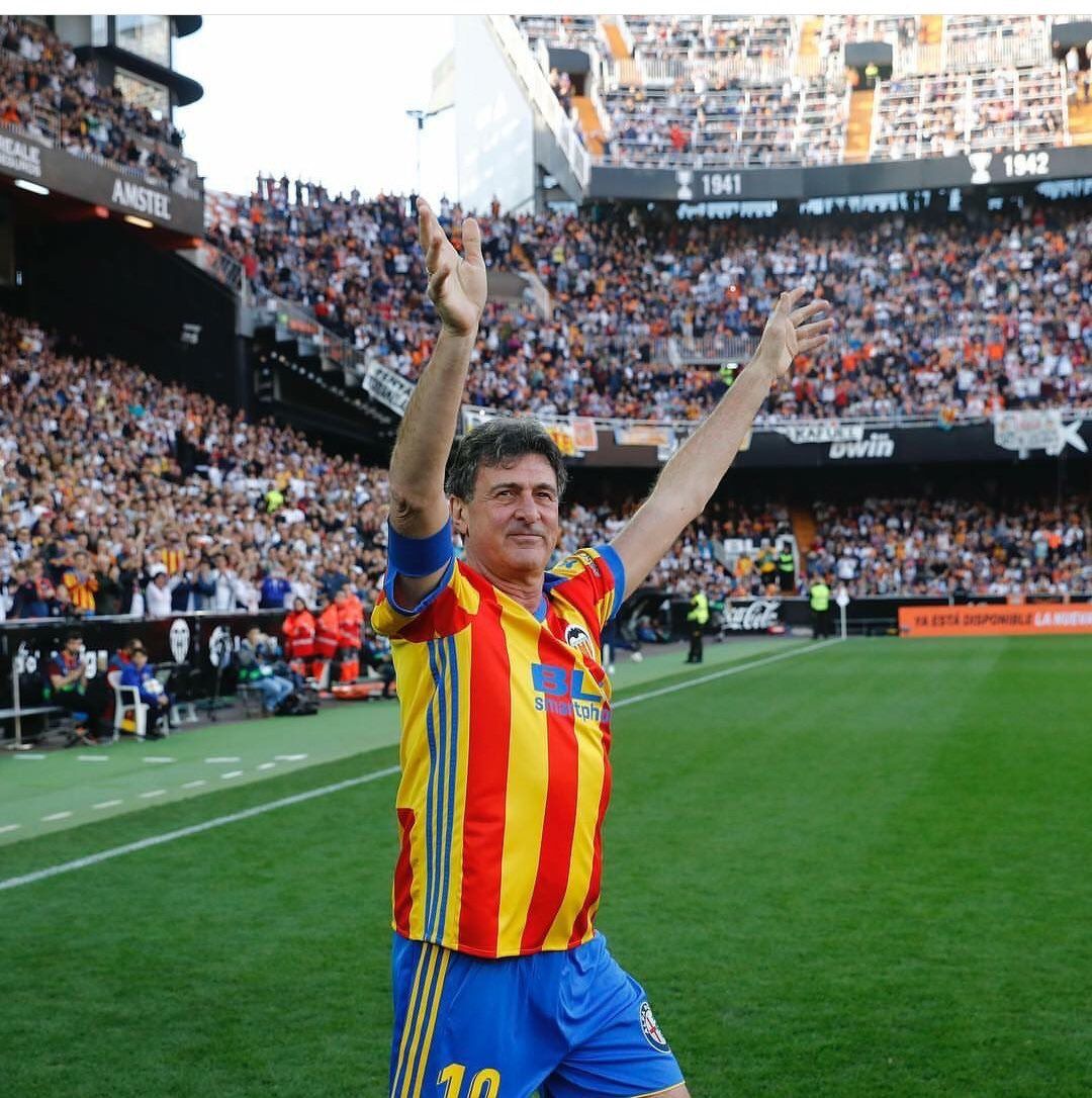  Kempes, al que Españeta consideraba un hermano, durante el partido de las Leyendas.