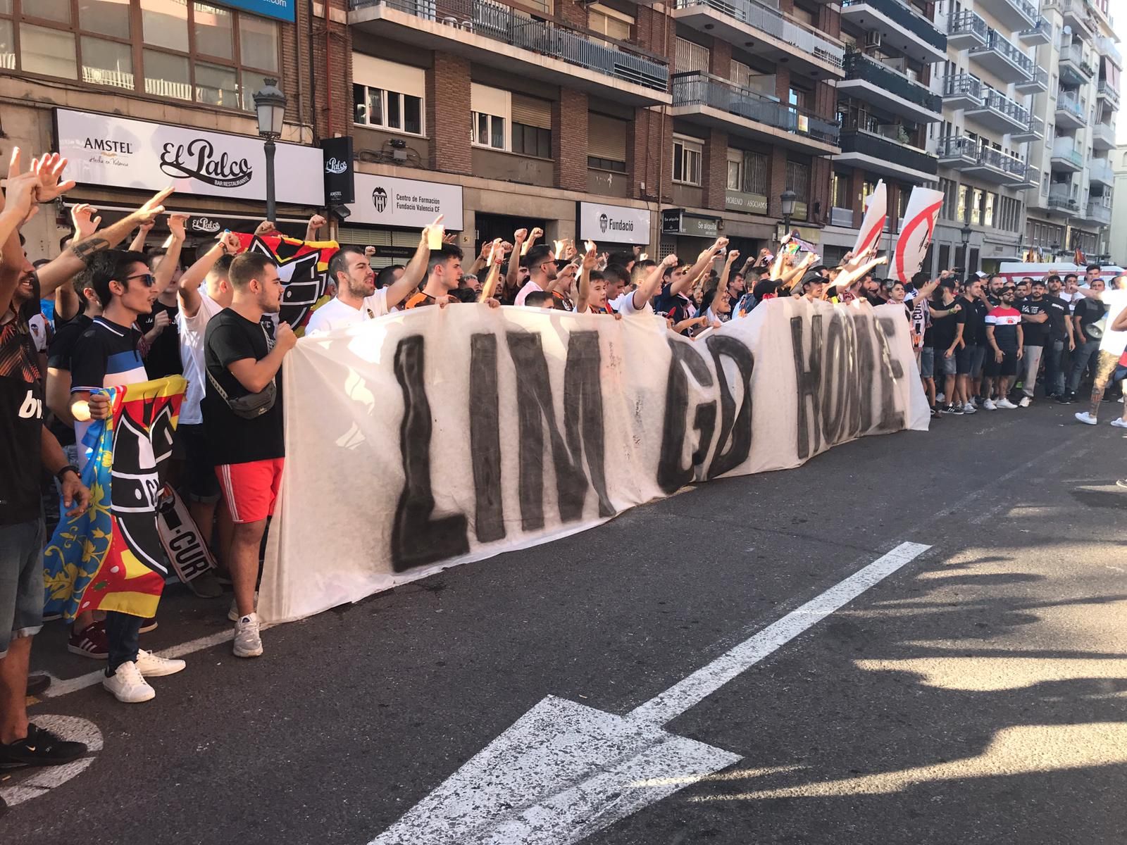  Protestas contra Peter Lim y Anil Murthy cuando aún podían hacerse.