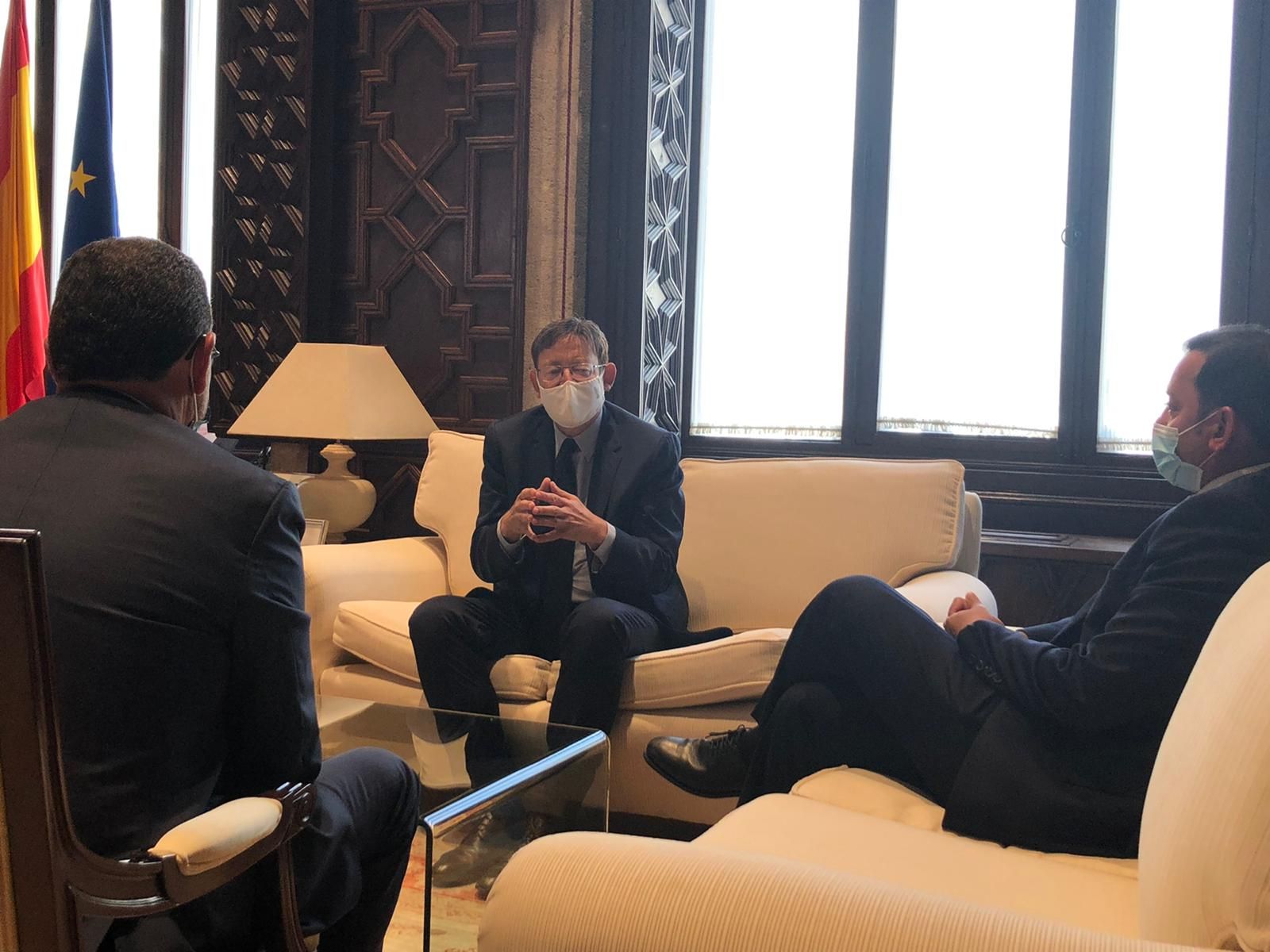 Reunión Anil Murthy, Ximo Puig y José Luis Zaragosí por el Nuevo Estadio