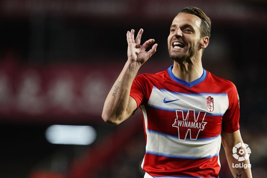  Soldado celebra uno de sus goles al Valencia CF en la pasada Copa.