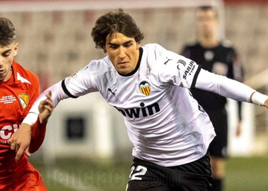  El Terrassa volcó el ataque por la banda de Jesús Vázquez, que se vio superado.