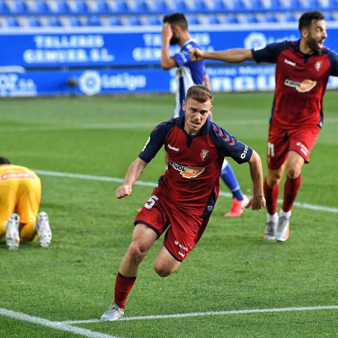  Toni Lato vuelve y el Valencia CF cuenta con él para que acompañe a Gayà en el lateral izquierdo.