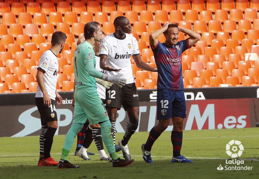  Diakhaby acabó con molestias en el muslo y es duda ante la Real Sociedad