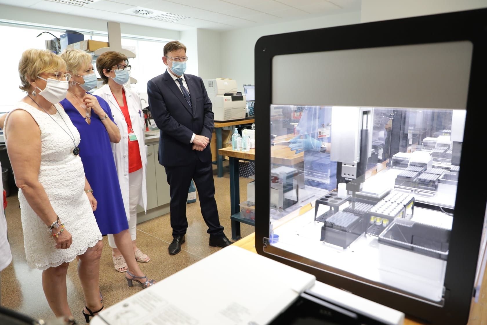  Ximo Puig con mascarilla en el día que se han detectado dos nuevos brotes