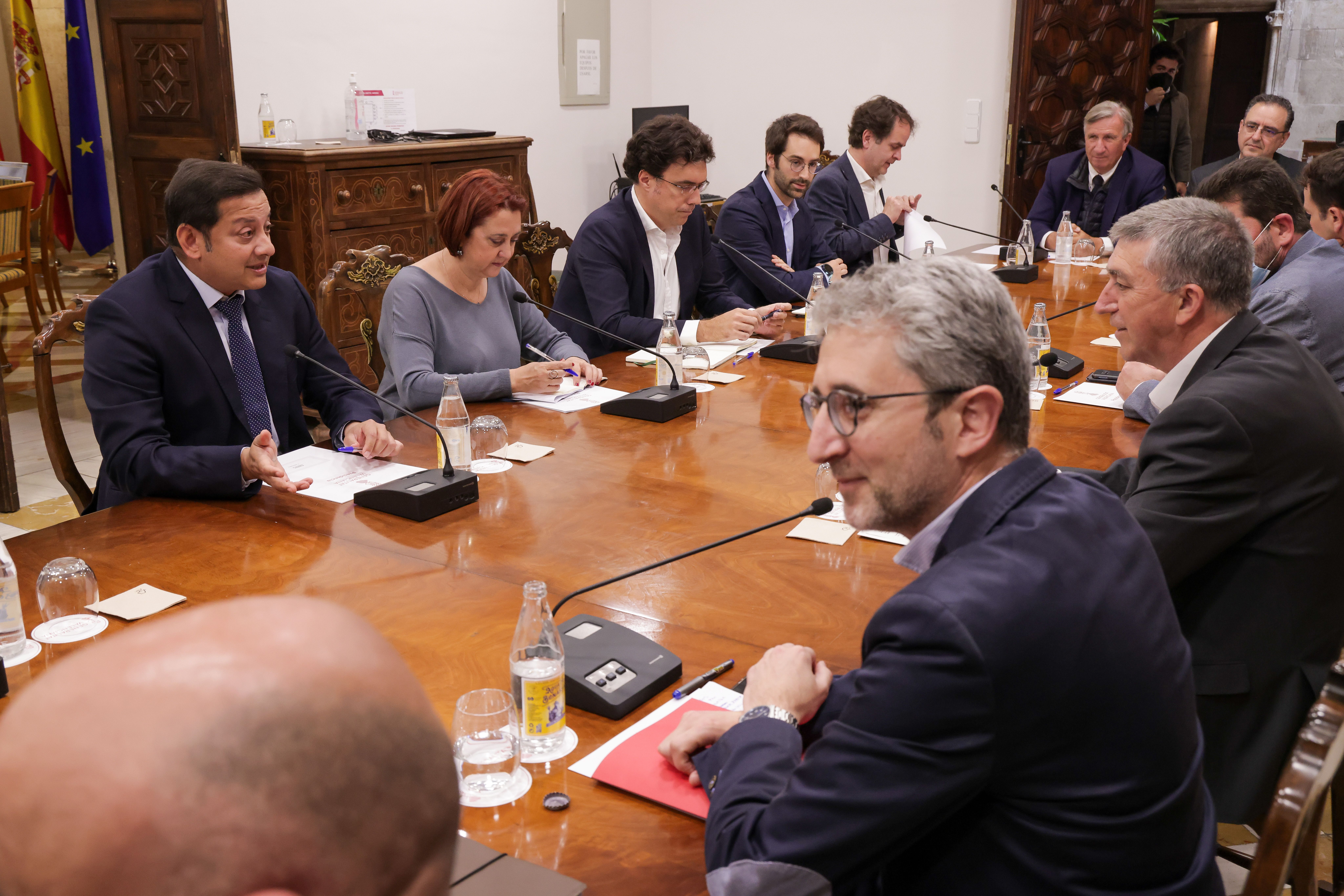  Economía y Urbanismo se reúnen con el Valencia CF por el Nuevo Estadio