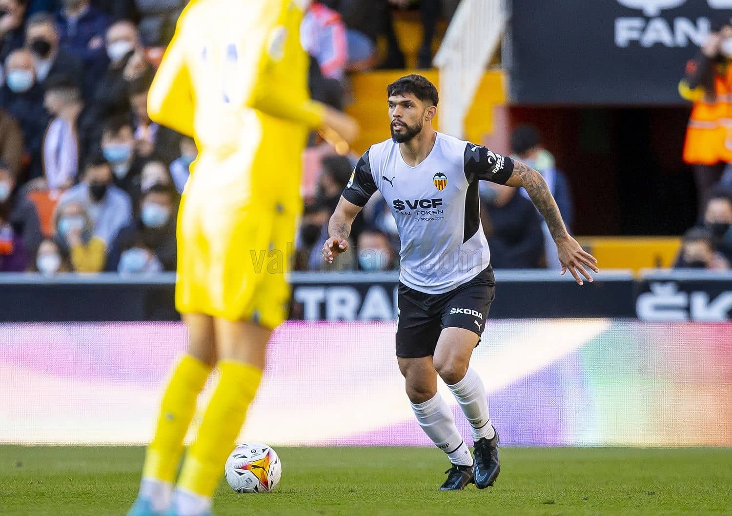  Omar Alderete durante el Valencia-Cádiz