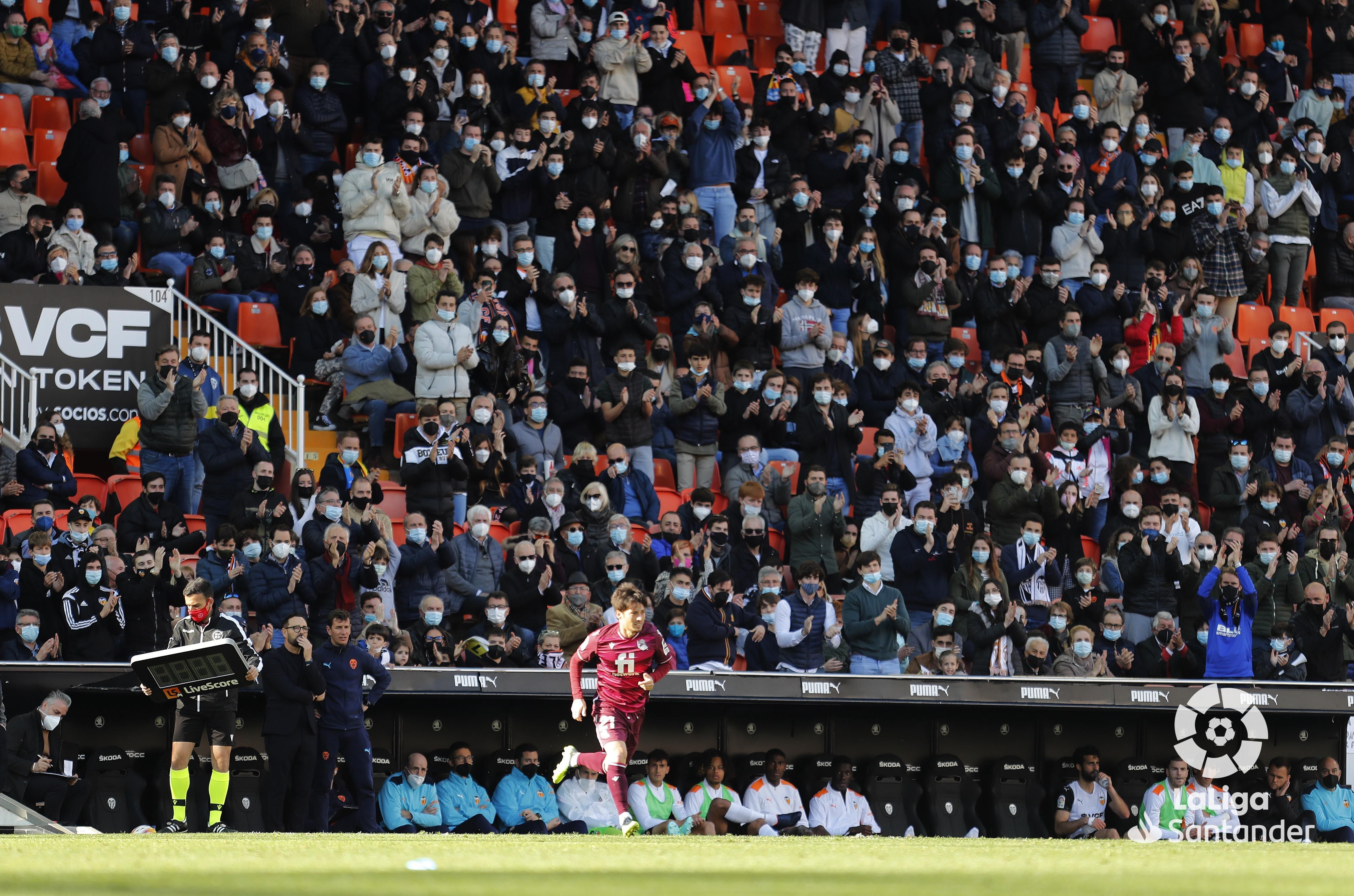  David Silva, ovacionado en Mestalla durante el Valencia-Real Sociedad.