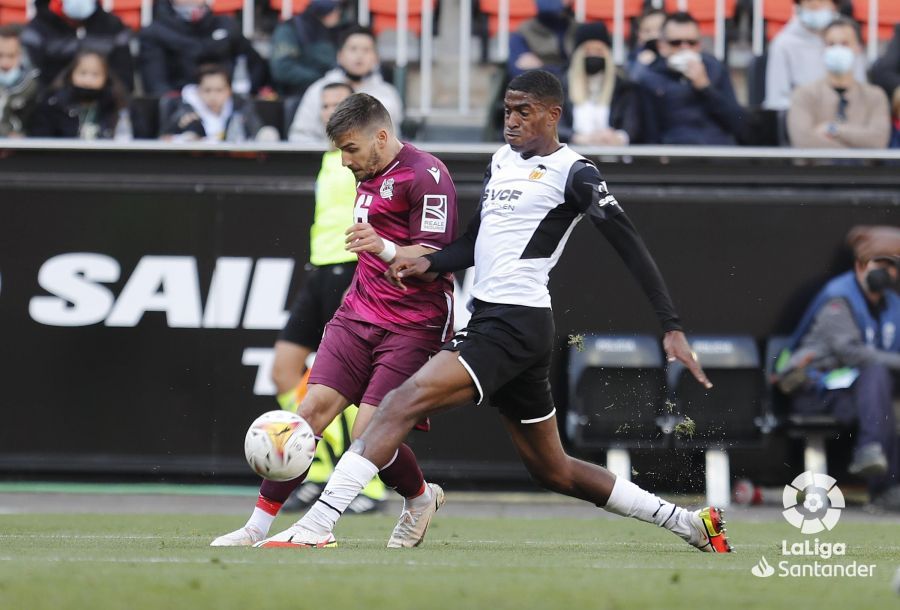  Disputa entre Portu y Correia. Foto: LaLiga