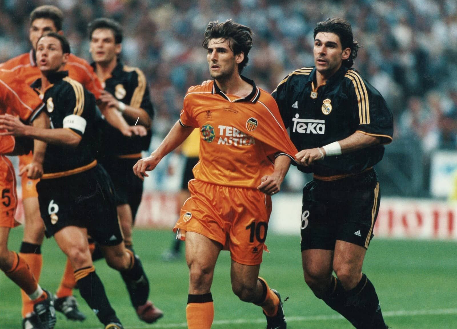 Angulo en la final de la Champions de París