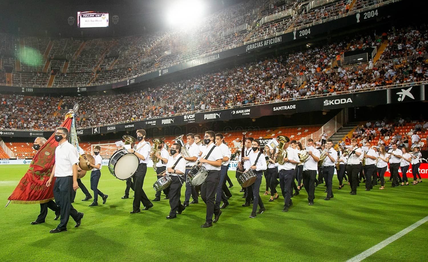 Banda en Mestalla. Societat Musical Llosa de Ranes