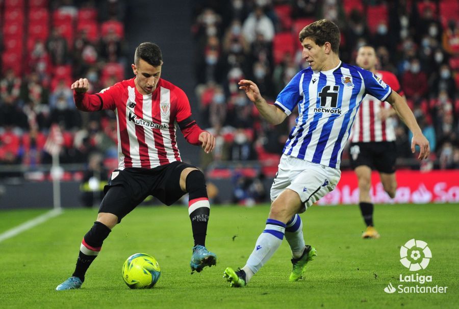  Berenguer, del Athletic, ante la Real Sociedad en San Mamés.