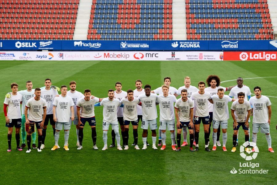  Camisetas en el Osasuna-Valencia contra la Superliga
