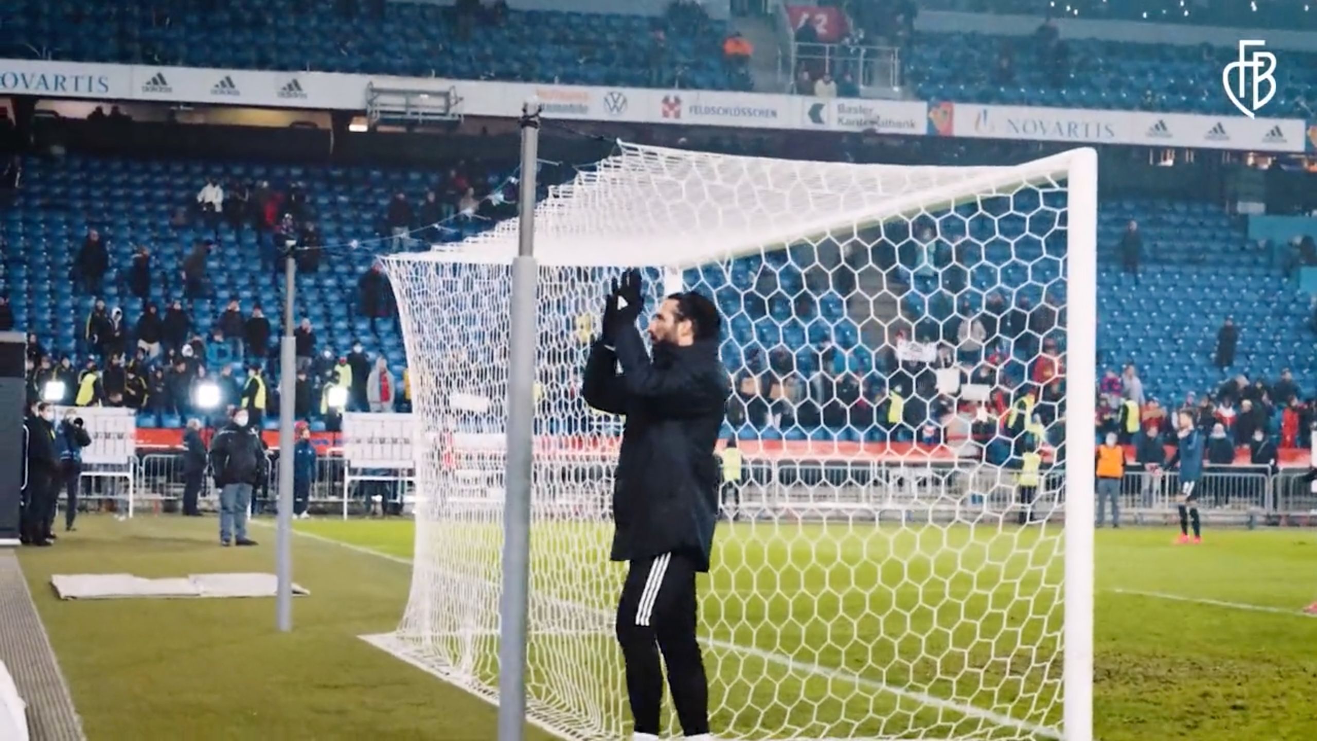  La emotiva despedida del Basel a Eray Cömert