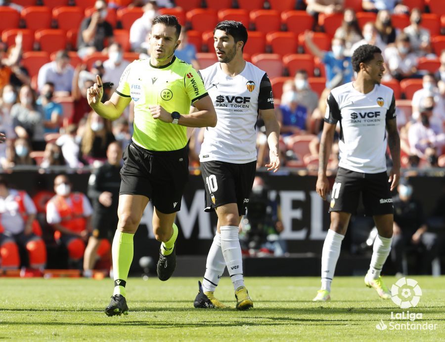  Carlos Soler ante el Mallorca en Mestalla