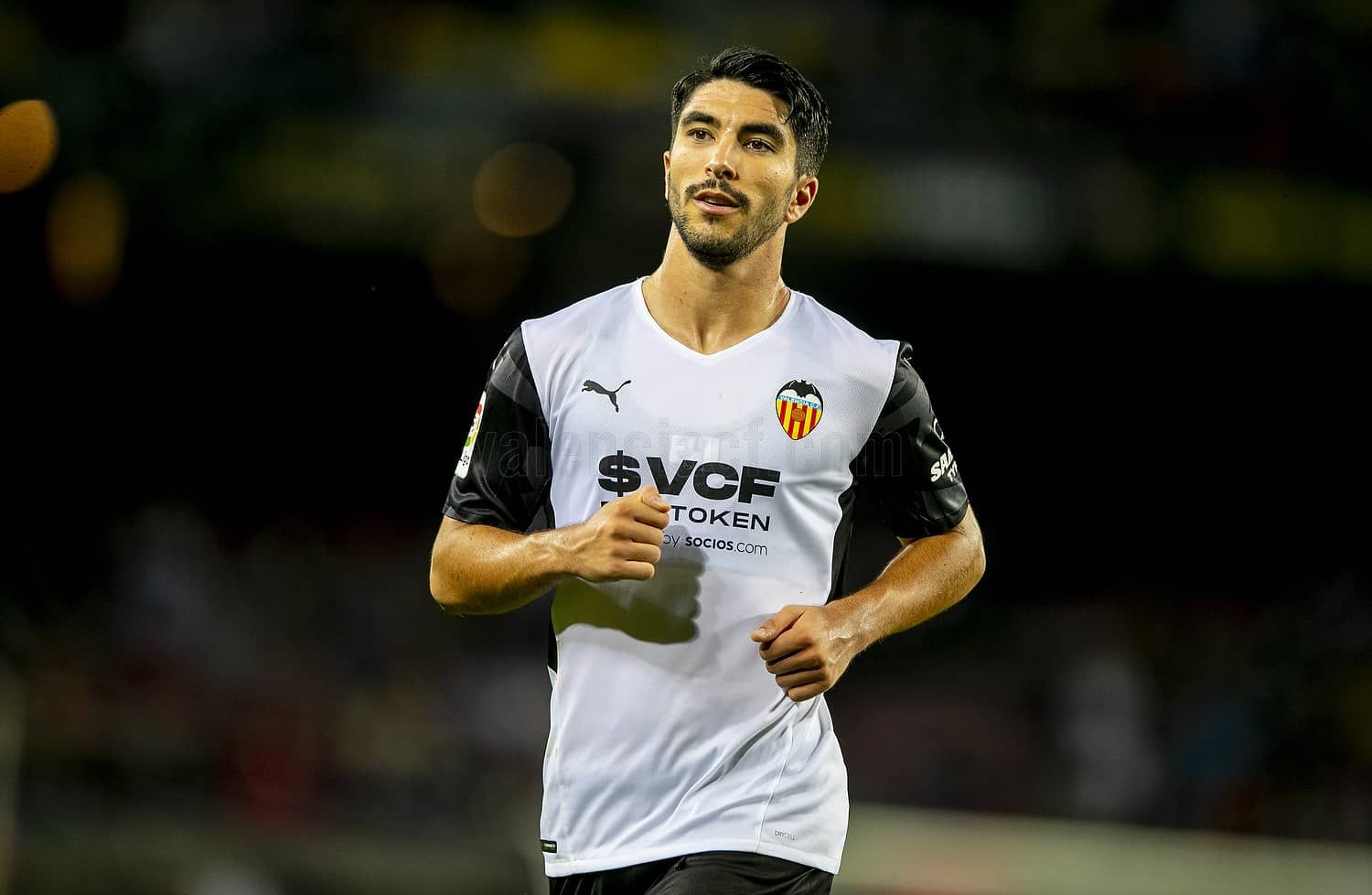  Carlos Soler en el Camp Nou
