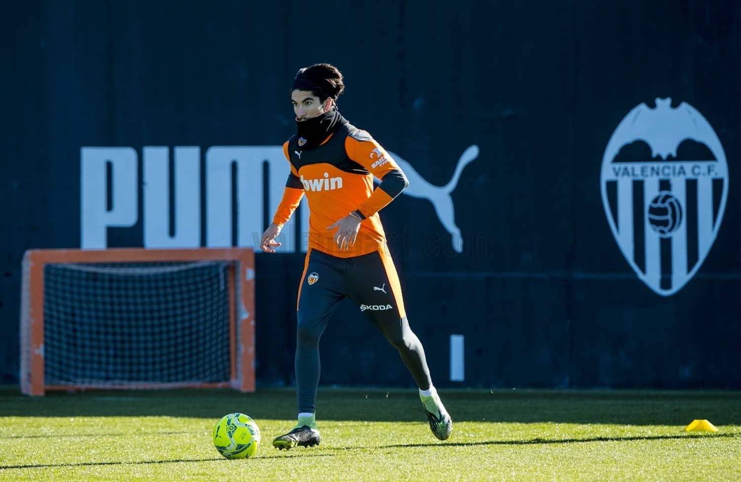 Carlos Soler en la sesión del lunes, seria duda en el once titular