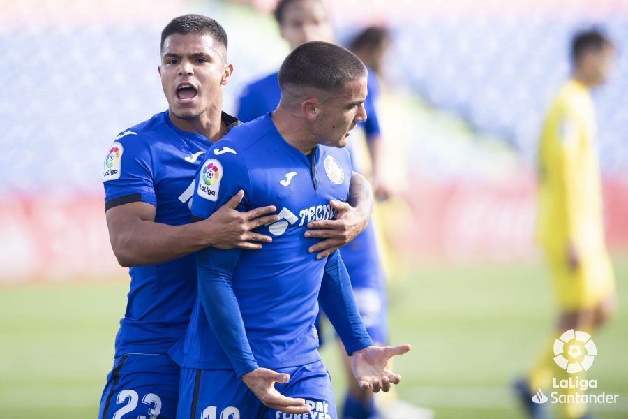  Arambarri celebra su gol ante el Villarreal.