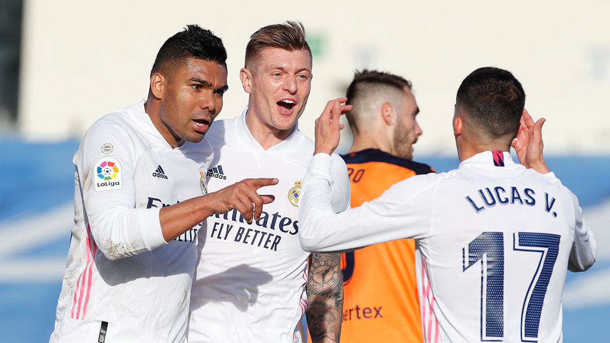  Casemiro, Toni Kroos y Lucas Vázquez celebran un gol en el Real Madrid-Valencia.