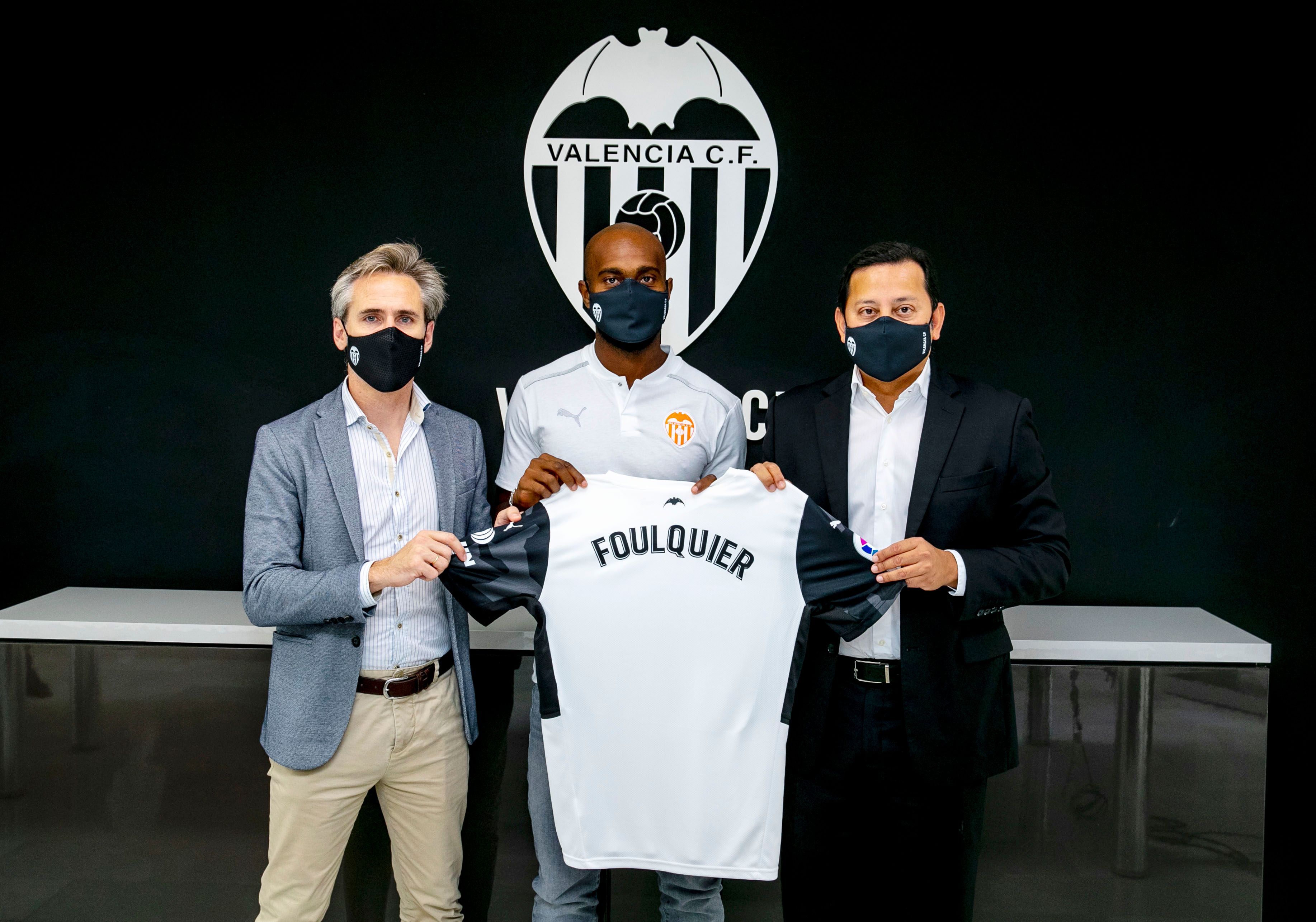  Corona, Foulquier y Anil Murthy