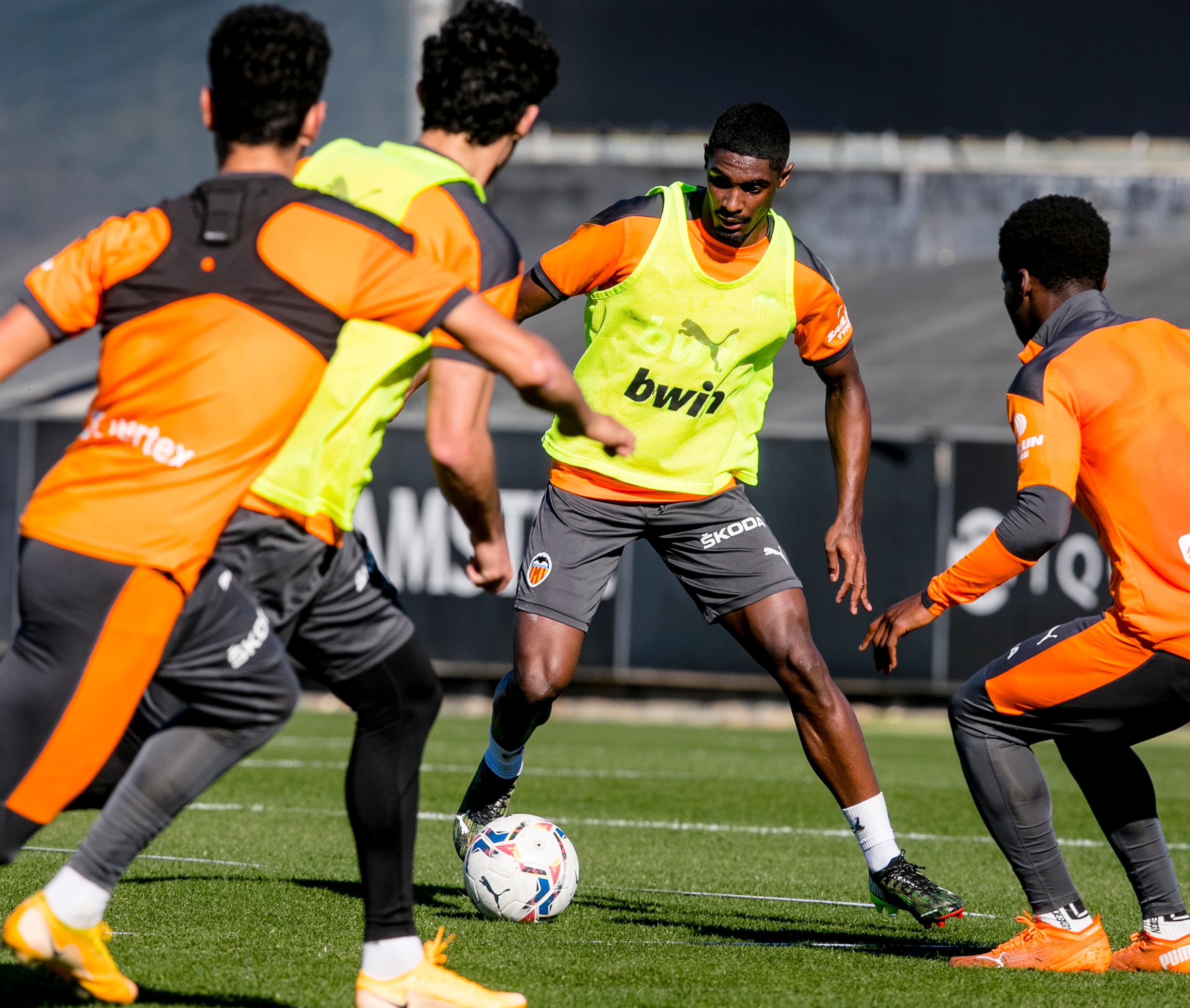 Correia una de las dudas en el once titular de Javi Gracia