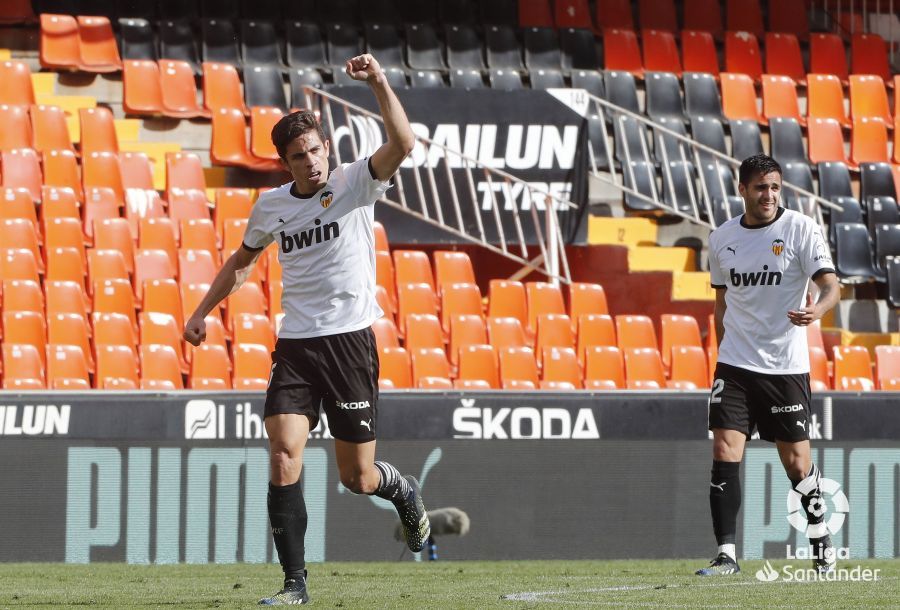  Gabriel Paulista celebra su gol en el Valencia-Real Sociedad.