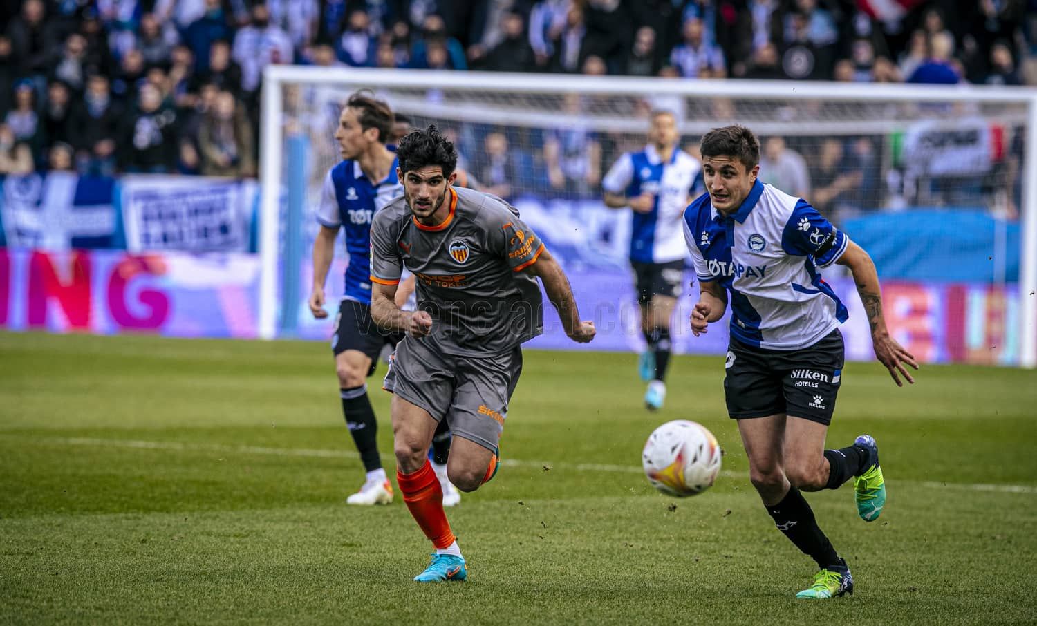  Dos detalles de Guedes, lo único a lo que agarrarse para entrar en Europa.