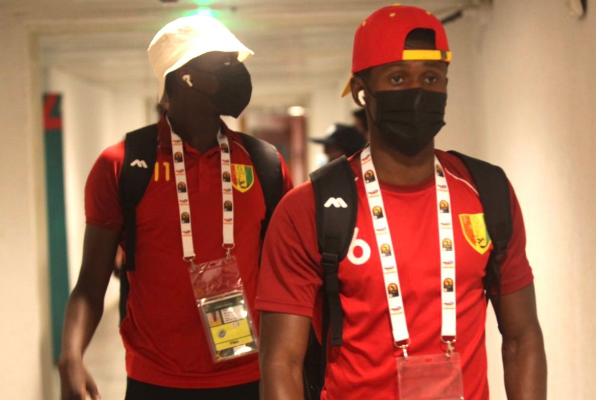  Diawara, con el 6, antes del partido