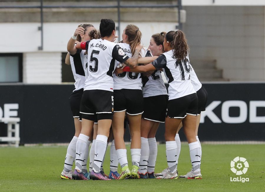 Dos golazos permiten al VCF Femenino remontar y llevarse un derbi que huele a salvación (2-1)