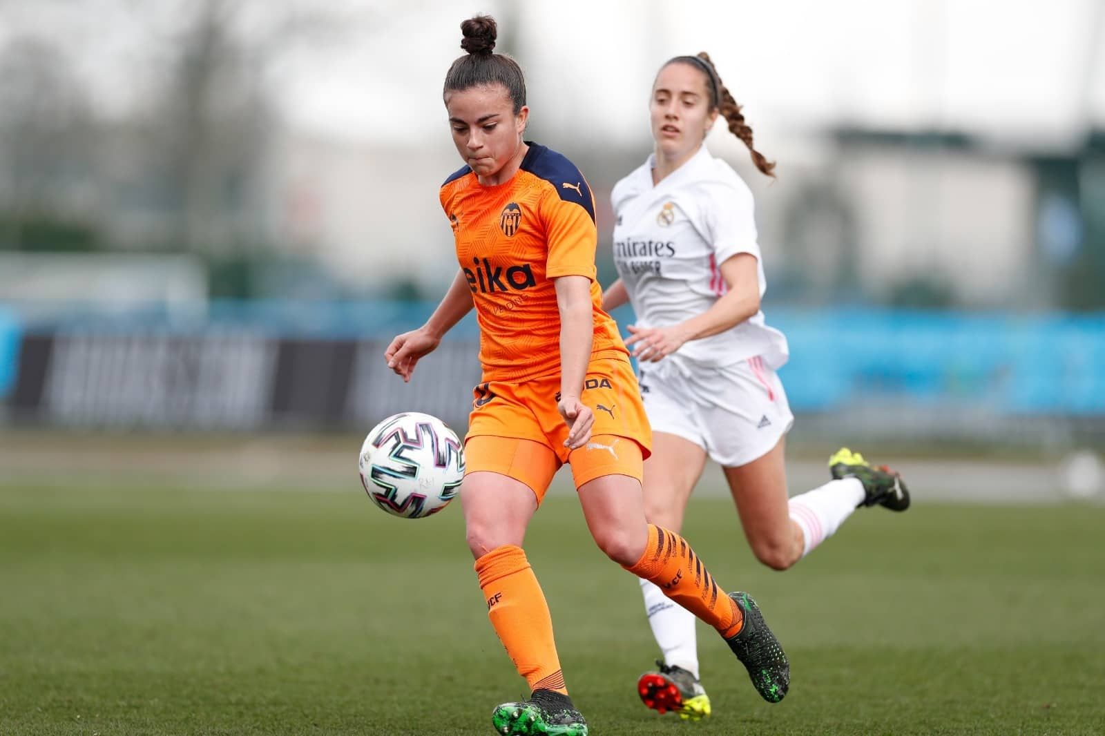 El Real Madrid derrota al Valencia Femenino en tres minutos fatídicos