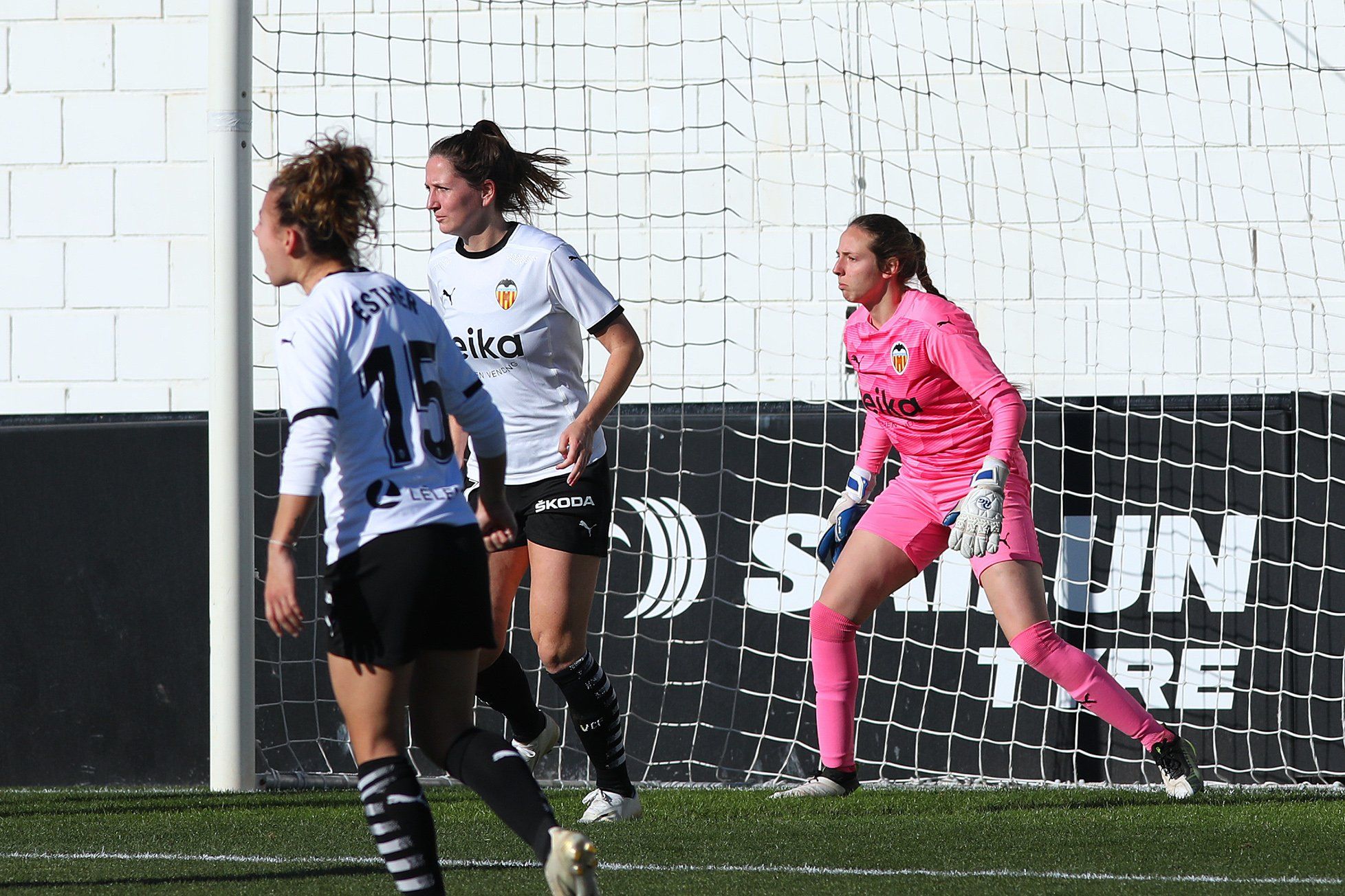 El Valencia CF Femenino golea al Deportivo.