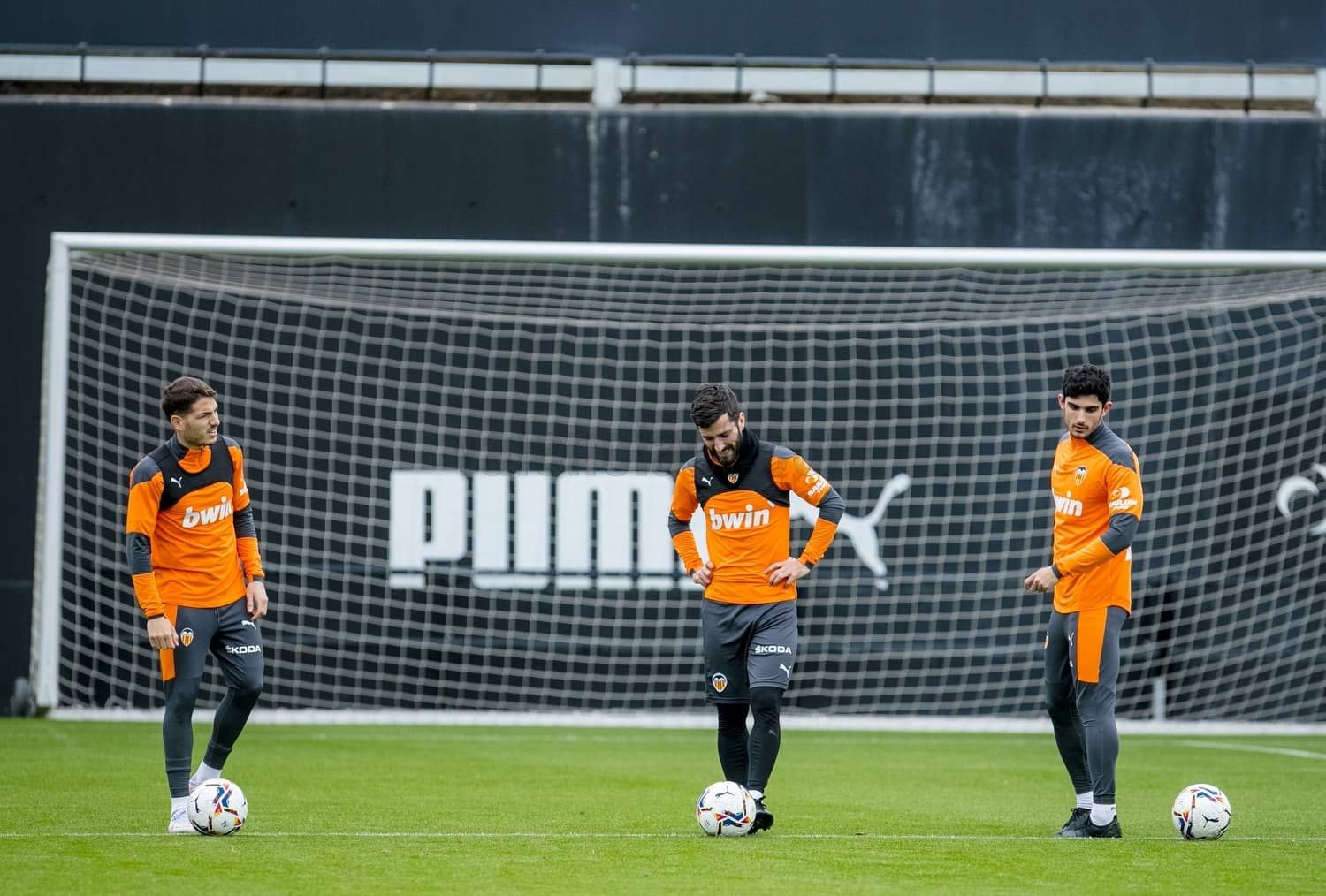  Vallejo pugna por entrar en un once titular en el que Gayà y Guedes son fijos.