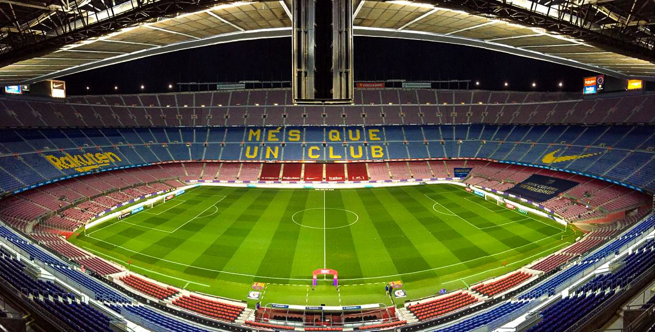  El Camp Nou, antes de un encuentro.