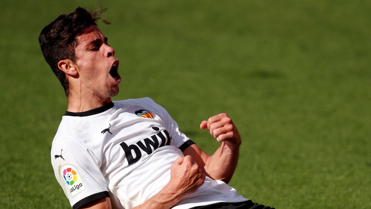 Gabriel Paulista celebra el 2-2 que salvó a los de Gracia