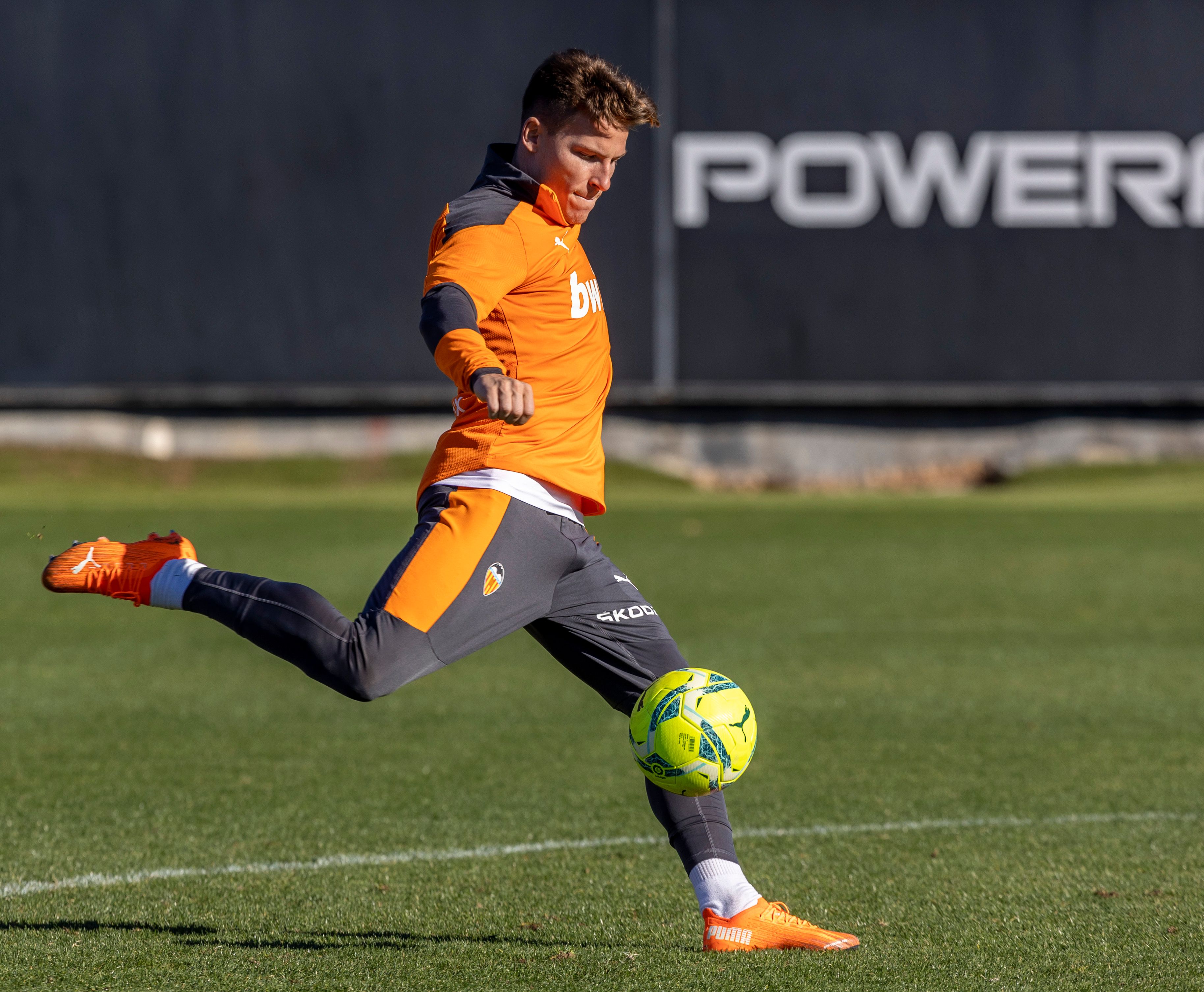 Gameiro podría ser la gran novedad en la lista y dar descanso a Maxi Gómez