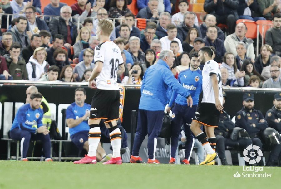  Garay se retira lesionado en el Valencia-Celta