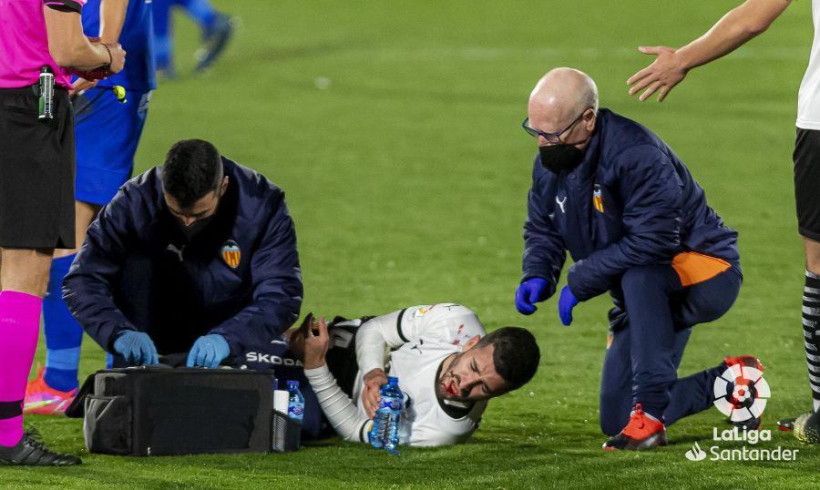  Gayà sangra en el Getafe-Valencia CF