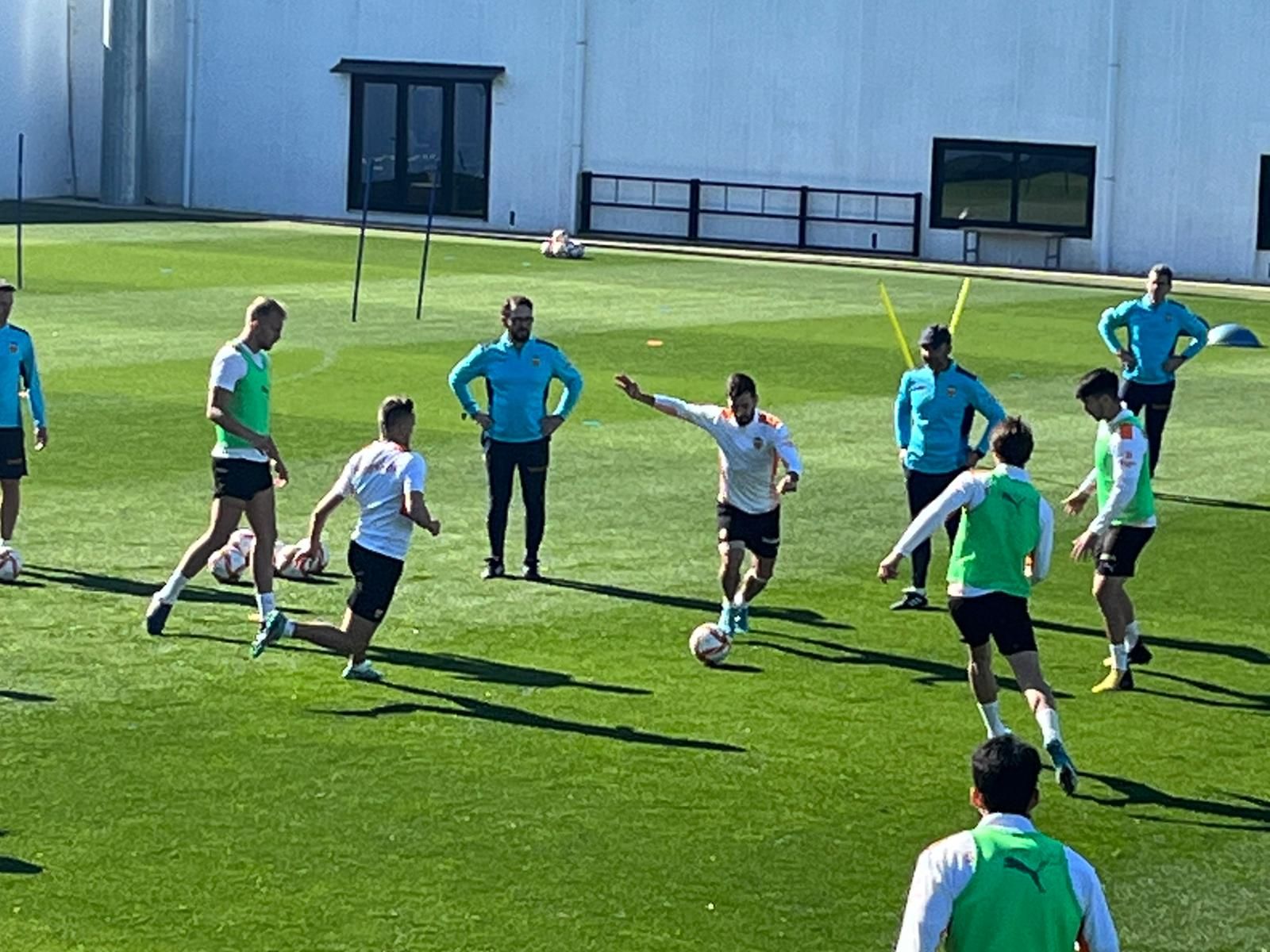 Gayà se entrena con el grupo