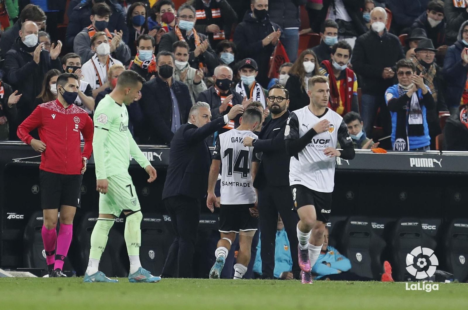 Lato sustituye a Gayà, una de las bajas fijas en el valencia