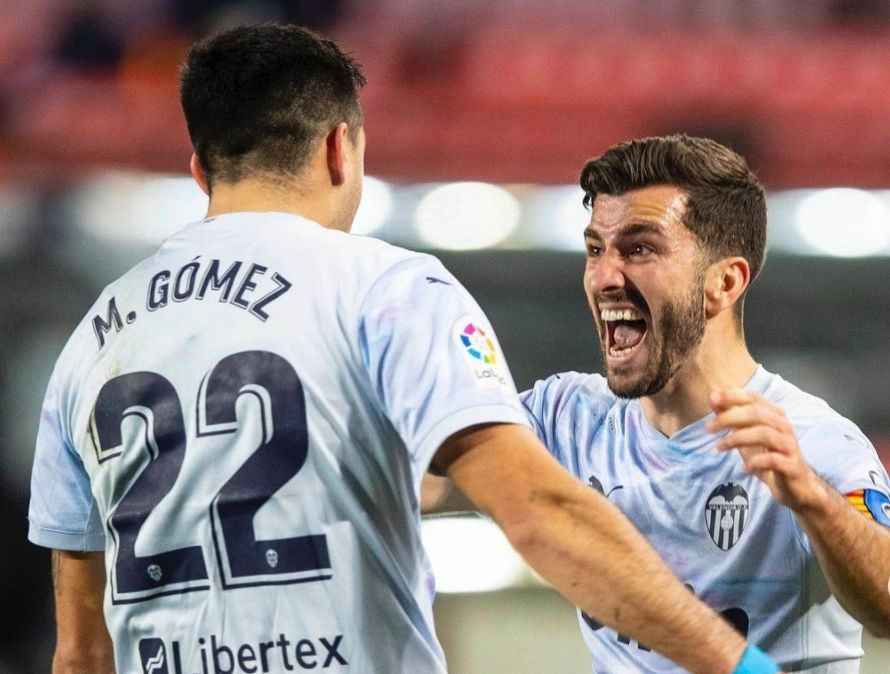  Gayà dio la asistencia en el gol que supuso el empate del Valencia CF.