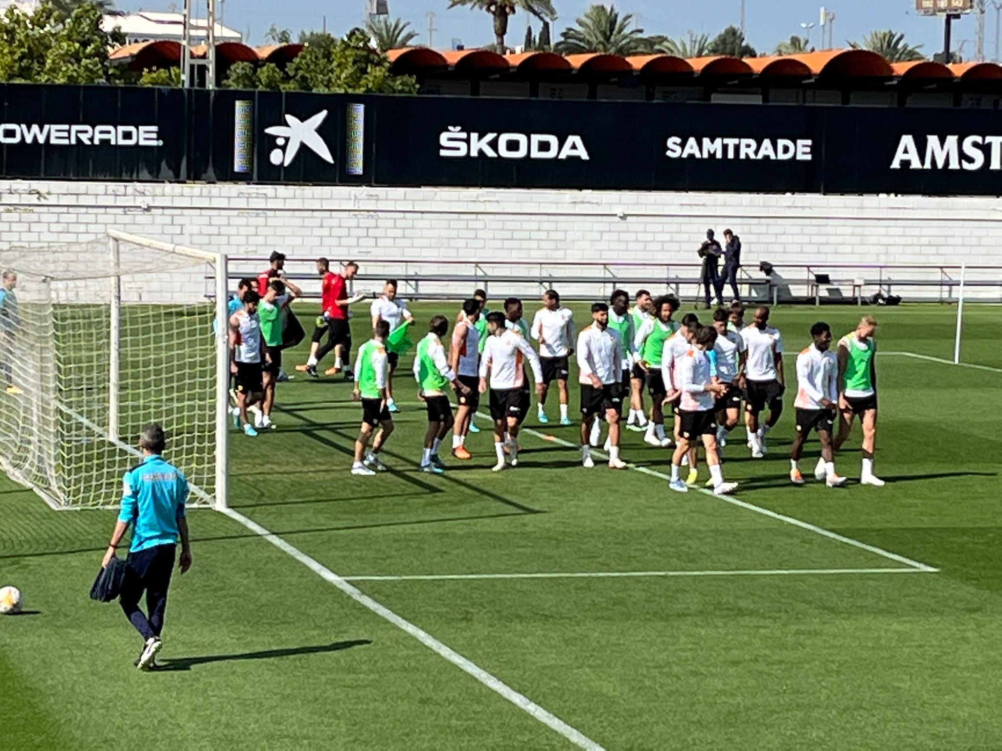  Grupo con Guedes, Maxi Gómez y Foulquier