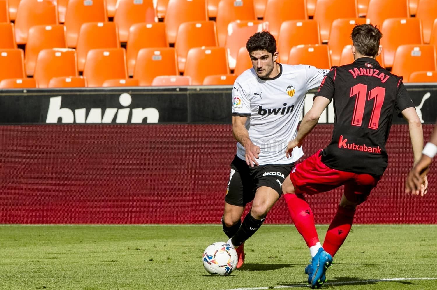 Guedes ante la Real Sociedad