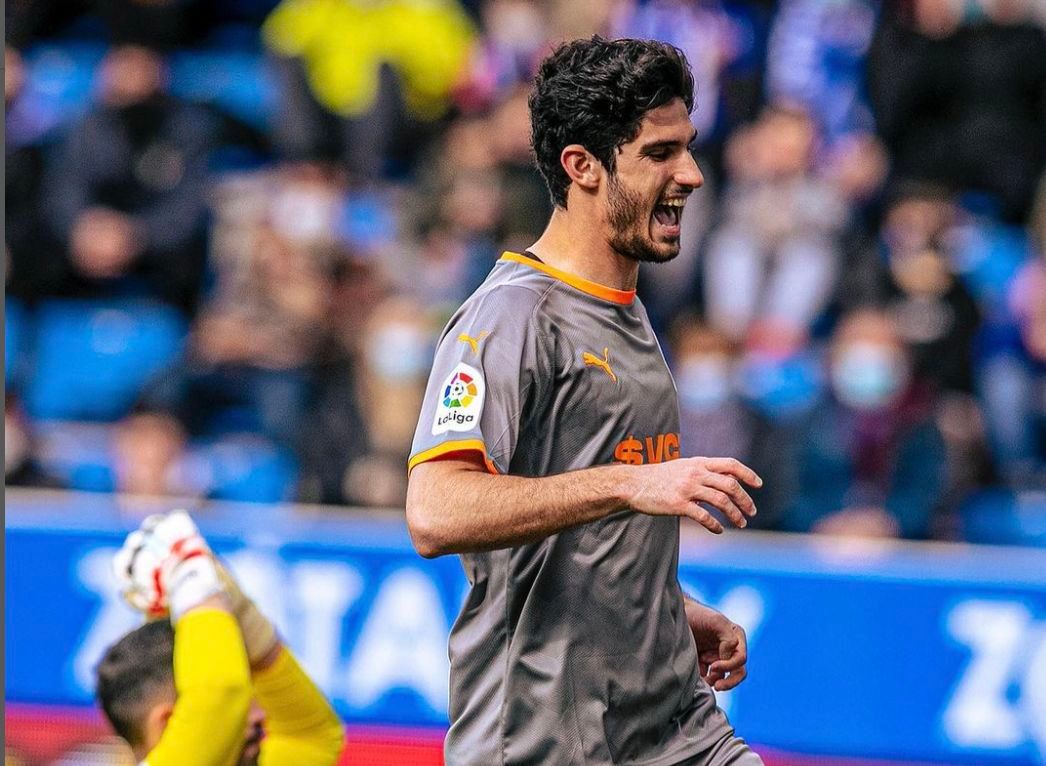  Guedes celebra el 1-1