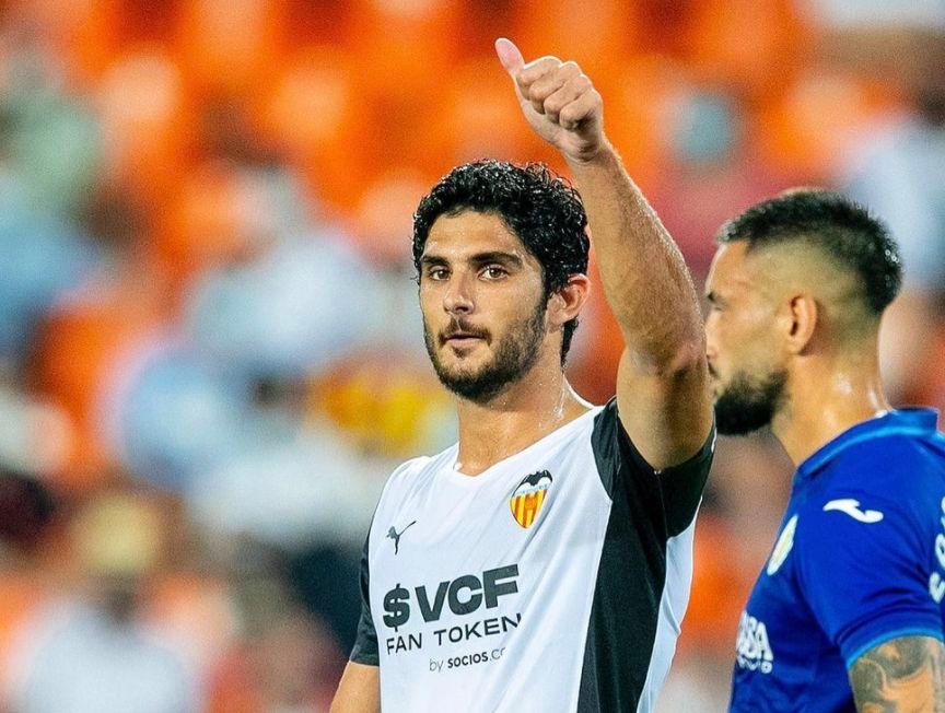  Guedes dio el OK a su agente, Jorge Mendes, para negociar su contrato con la Roma.