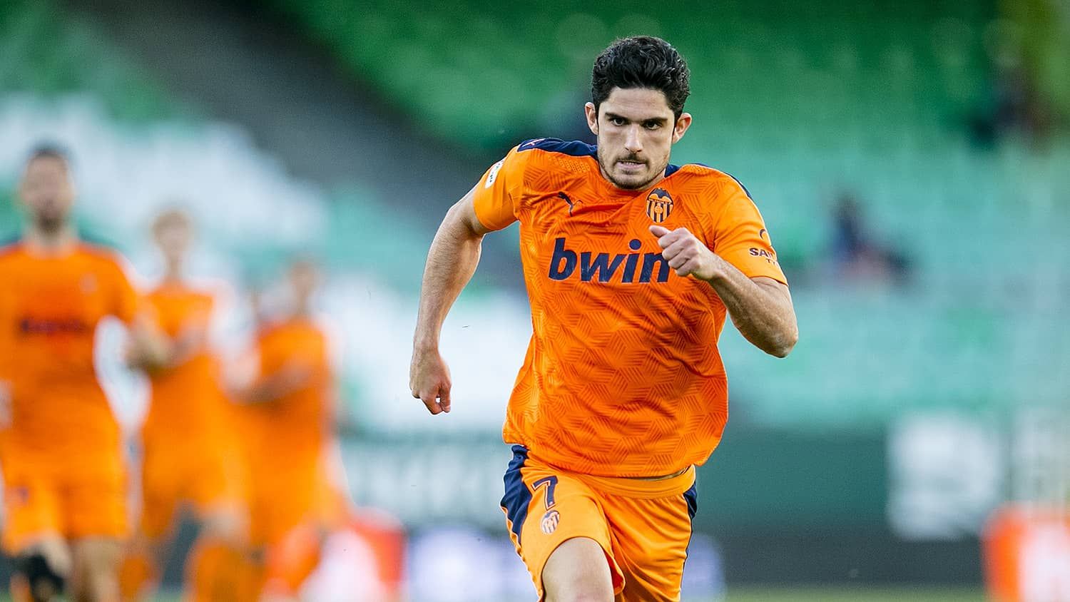 Guedes recoge el guante que le lanza Javi Gracia