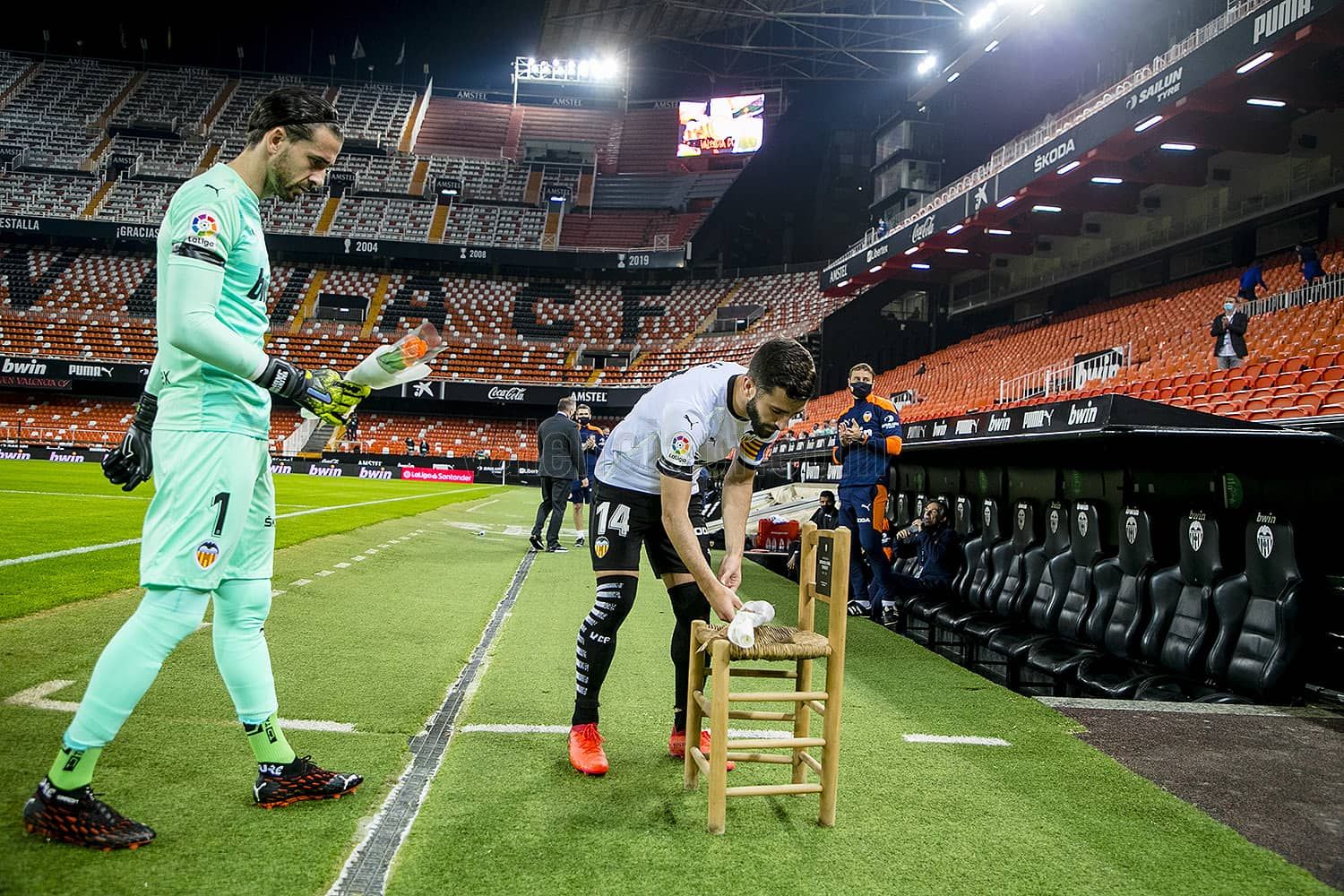  Homenaje a Españeta, una silla de enea desde noviembre de 2020