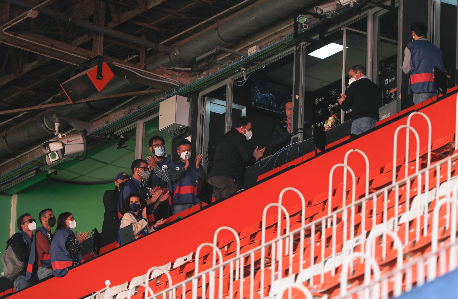  Homenaje a Reina en Mestalla