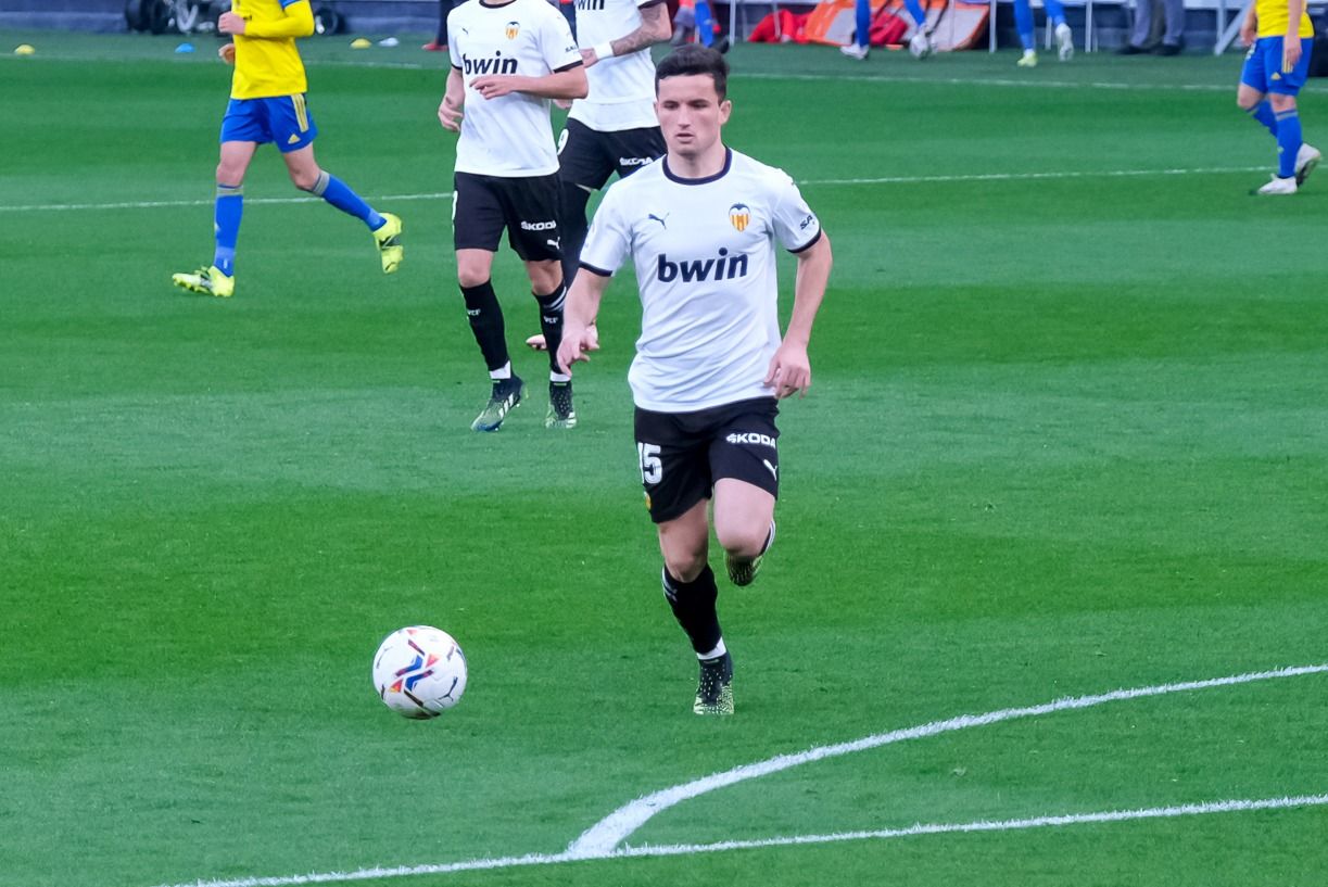  Hugo Guillamón, durante el Cádiz-Valencia CF.