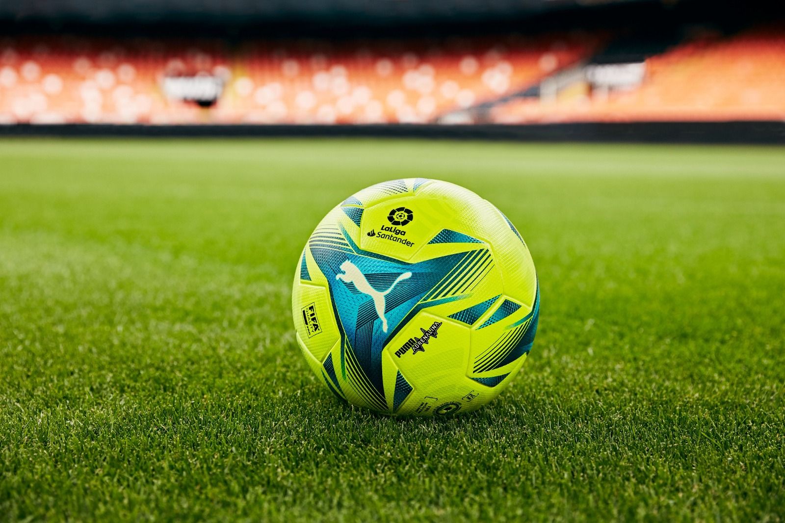  El Balón que usará el Valencia CF en los derbis